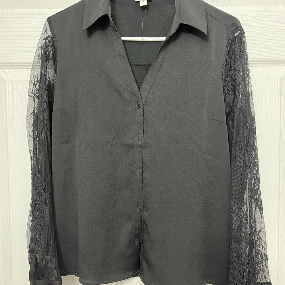 Express Blouse with Lace Sleeves